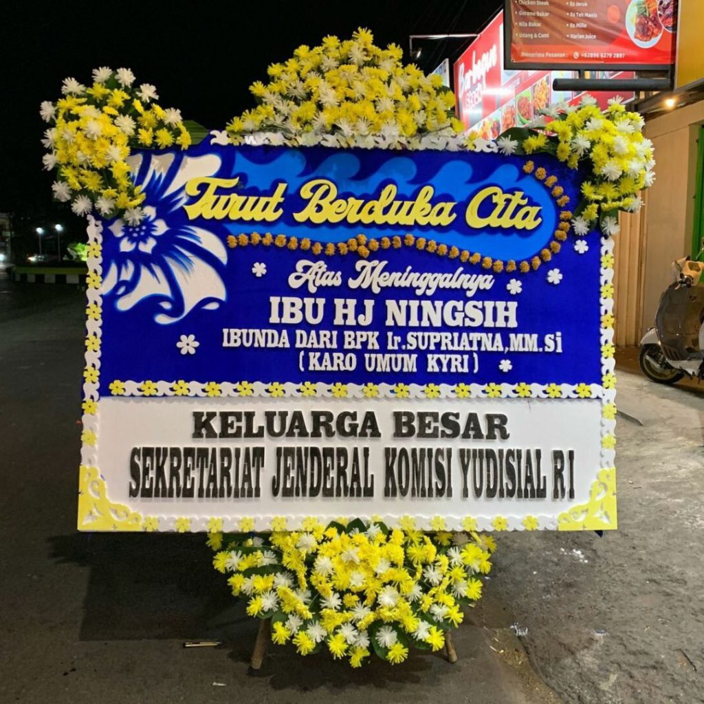 Pesan karangan bunga besar garut